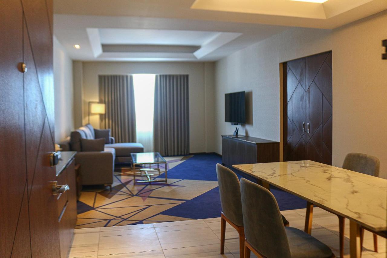 Luxent Hotel Quezón by Eksteriør bilde
