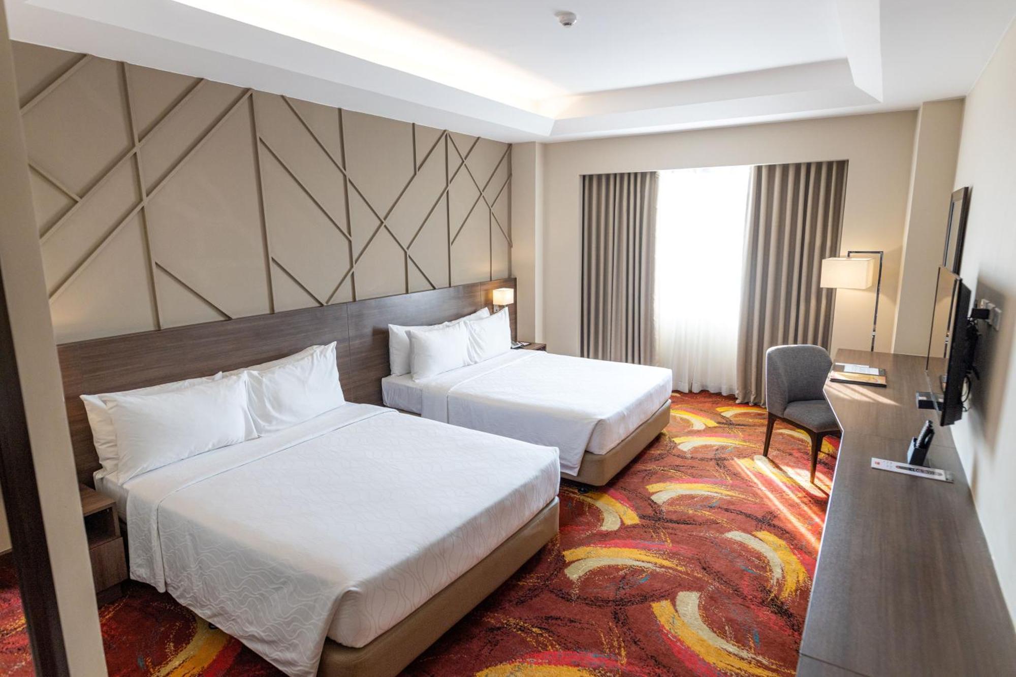 Luxent Hotel Quezón by Eksteriør bilde