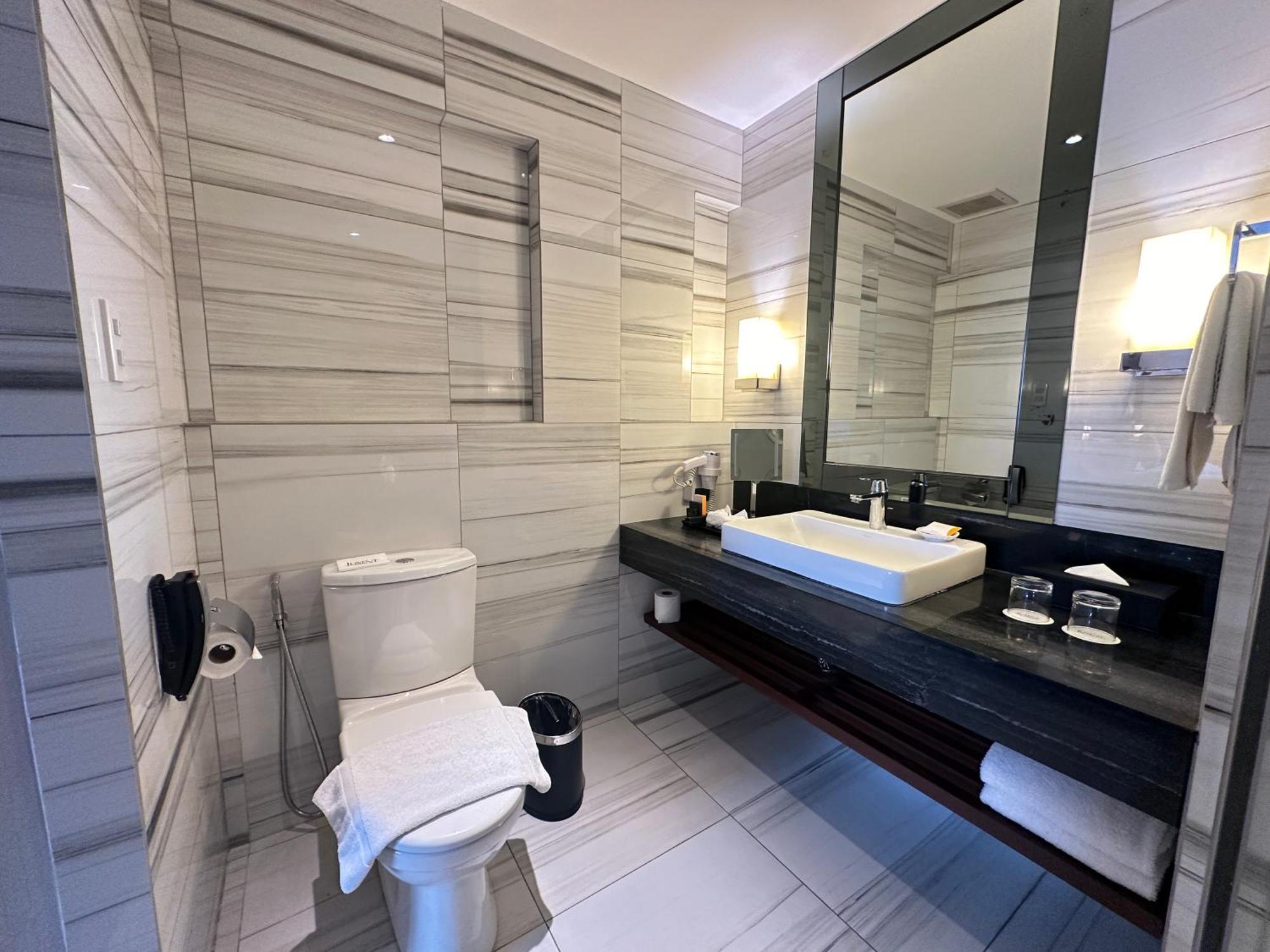 Luxent Hotel Quezón by Eksteriør bilde