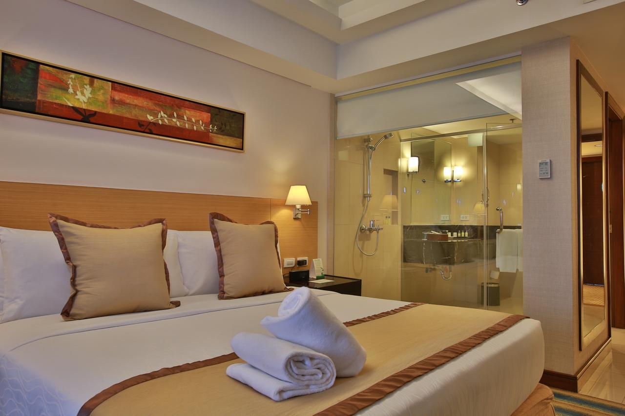 Luxent Hotel Quezón by Eksteriør bilde