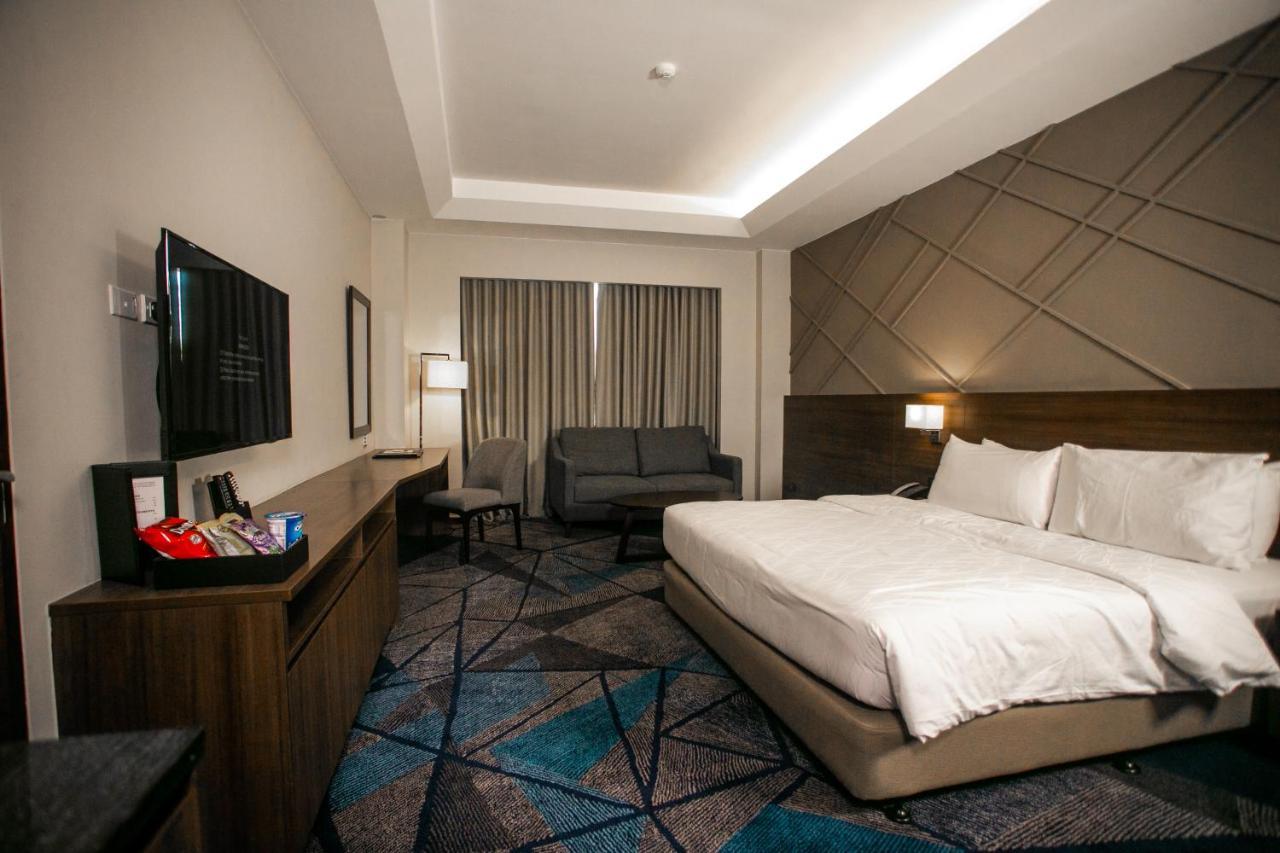 Luxent Hotel Quezón by Eksteriør bilde